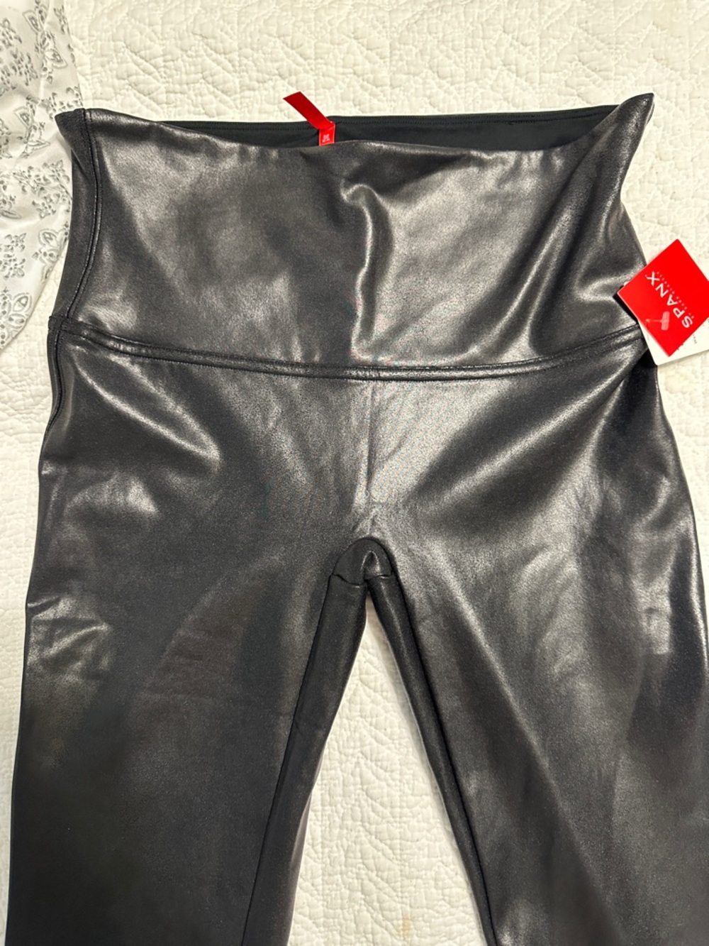 NWT SPANX Shiny Faux Leather Leggings - Black. Size Large.